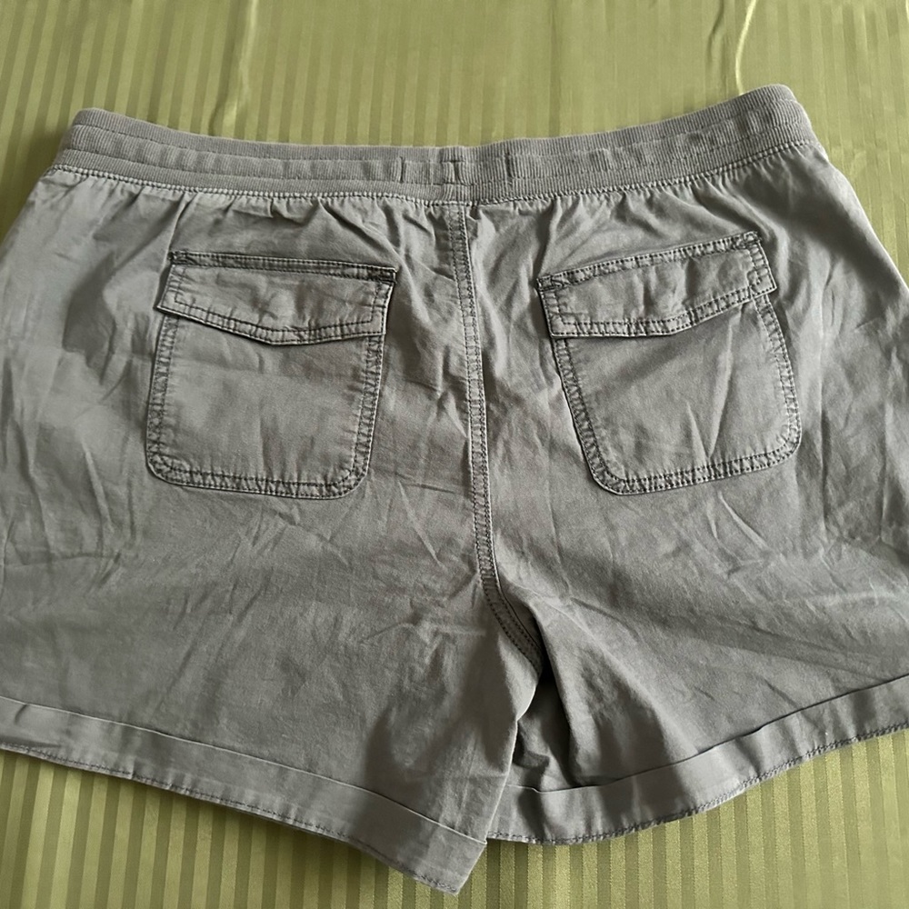 Brand new with tags Women’s grey khaki shorts - Picture 2 of 10